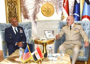 جانب من لقاء رئيس أركان حرب القوات المسلحة بنظيره الأمريكي