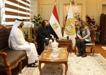 وزيرة التنمية المحلية وسفيرة الإمارات