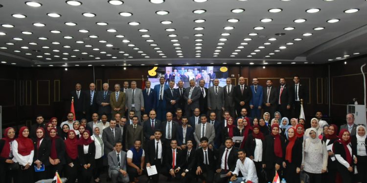تجارة السادات تطلق مؤتمرها الأول حول المشكلات الإقتصادية المعاصرة على المستوى المحلي والإقليمي والدولي