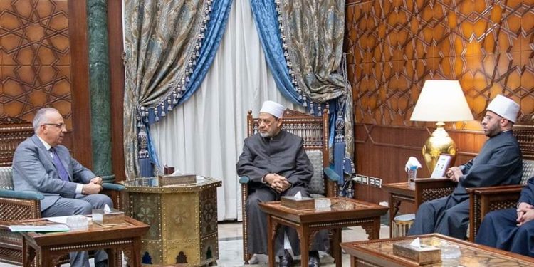فضيلة الإمام الأكبر شيخ الأزهر ووزيرا الأوقاف والموارد المائية والري