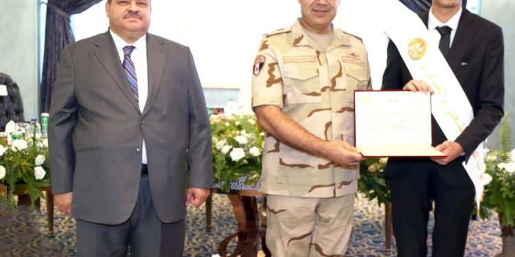 جانب من تكريم قوات الدفاع الشعبي والعسكري للمتفوقين دراسيا