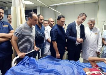 نائب وزير الصحة يطمئن على مصابي حادث قطاري الزقازيق