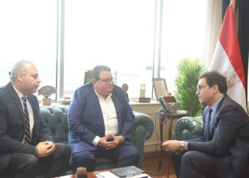 وزير الثقافة مع الفنان تامر عبد المنعم والمخرج خالد جلال