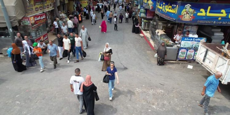 الباعة الجائلين في شارعي بورسعيد والنقراشي
