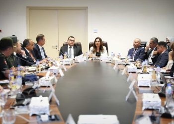 جانب من اجتماع وزيرة التنمية المحلية والإسكان ومحافظ القاهرة