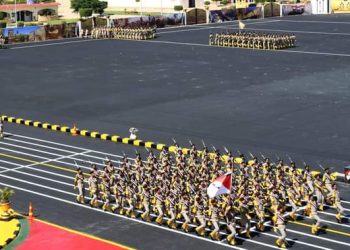 الفريق أول عبد المجيد صقر يشهد يشهد حفل تخرج الدفعة 166 من كلية الضباط الإحتياط
