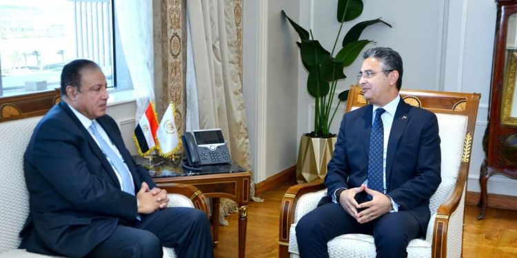 جانب من وزير التموين بالدكتور هشام عزمي رئيس الجهاز المصري للملكية الفكرية