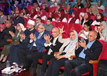 معسكر عين شمس تبدع باختلاف