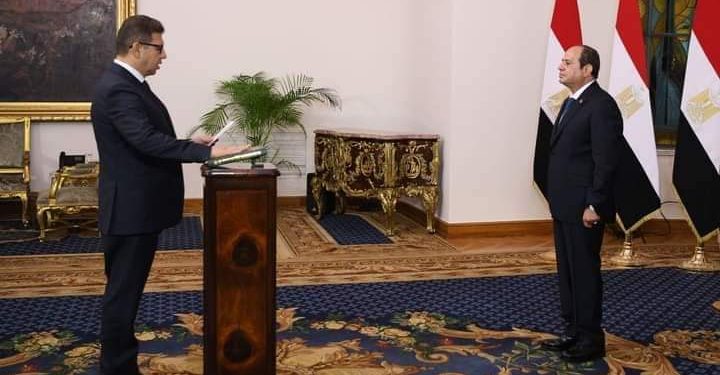 جانب من حلف اليمين القانونية لرئيس المخابرات العامة الجديد أمام الرئيس