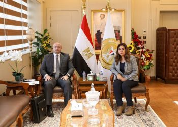 جانب من لقاء وزيرة التنمية المحلية بمحافظ بني سويف
