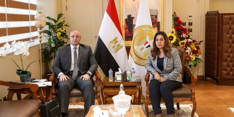 جانب من لقاء وزيرة التنمية المحلية بمحافظ بني سويف