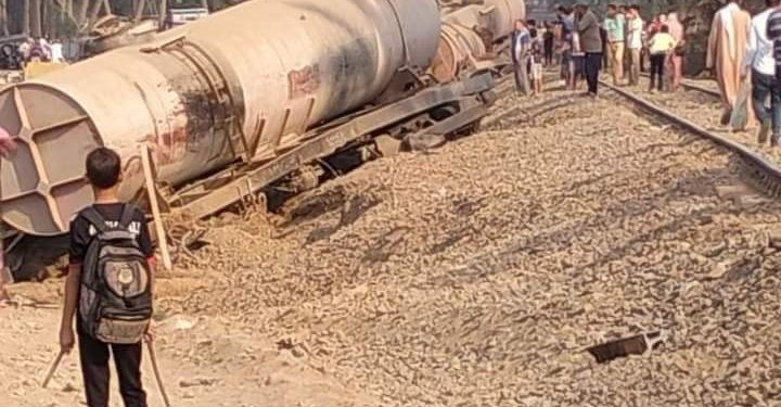 جانب من خروج عربات القطار عن السكة بالقرب من المريوطية