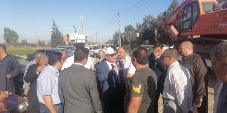 محافظ الدقهلية يتابع إزالة معرض السيارات المخالف