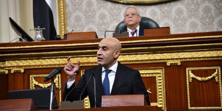 وزير التعليم محمد عبد اللطيف أثناء إلقاء بيانه أمام مجلس النواب