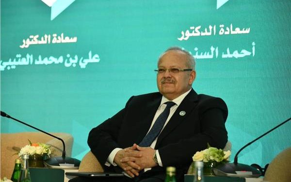 الأستاذ الدكتور محمد عثمان الخشت رئيس جامعة القاهرة السابق