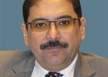 الدكتور محمود رمزي مدير معهد بحوث البترول