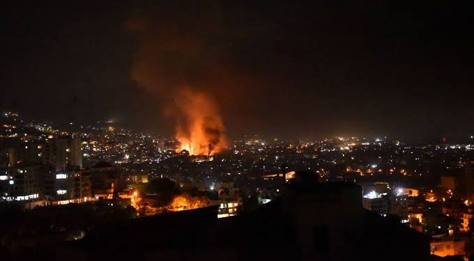مقتل 19 وإصابة 35 لبناني في غارات ليلية إسرائيلية
