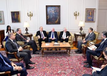 وزير الخارجية المصري خلال أستقبالة وفد حركة فتح الفلسطينية