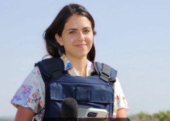 مراسلة قناتي العربية والحدث المستقبلة لانا كلغاصي
