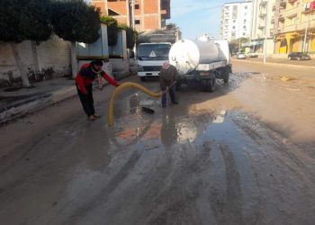 جانب من كسح مياه الأمطار من مصيف بلطيم