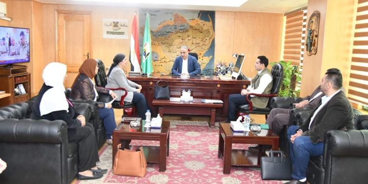 محافظ الفيوم مع وفد جمعية المصري الأصيل