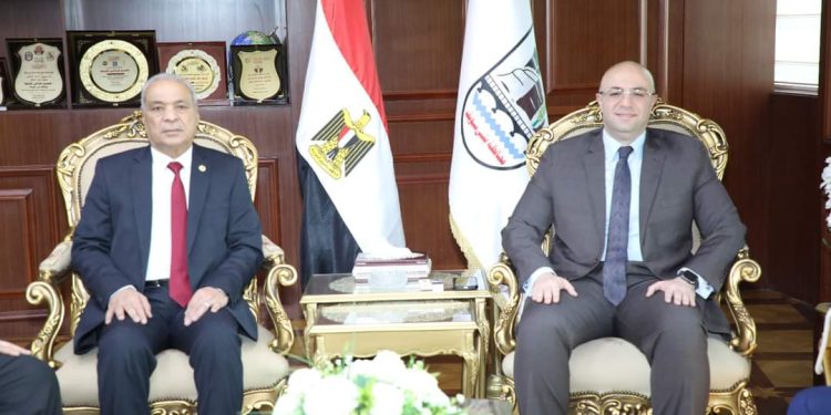 محافظ بني سويف ورئيس هيئة النيابة الادارية