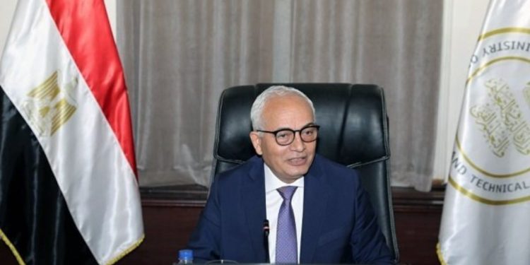 الدكتور رضا حجازى وزير التربية والتعليم السابق