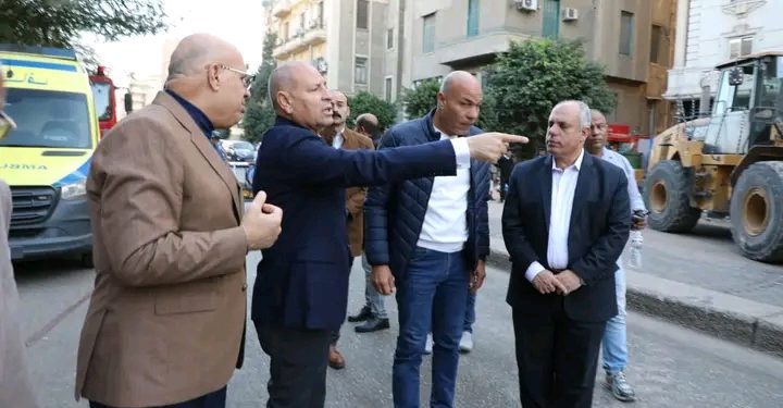 إنتقال محافظ القاهرة والأجهزة الأمنية والتنفيذية لموقع عقار العباسية المنهار