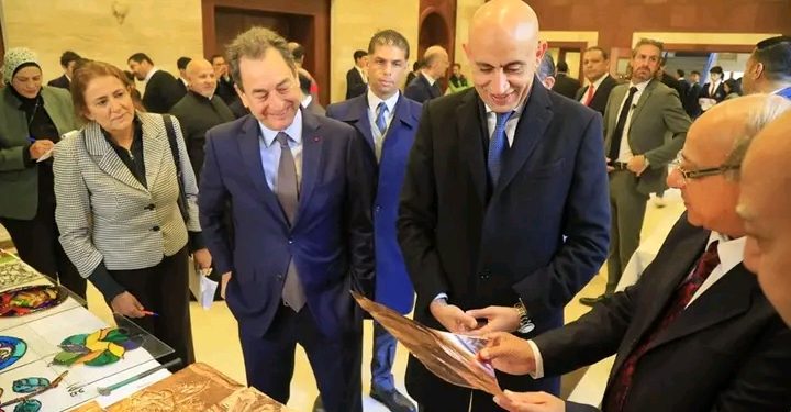 جانب من زيارة وزير التربية والتعليم والسفير الفرنسي العائلة المقدسة " الجزويت "