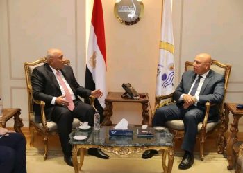 نائب رئيس الوزراء وزير الصناعة والنقل ومحافظ كربلاء
