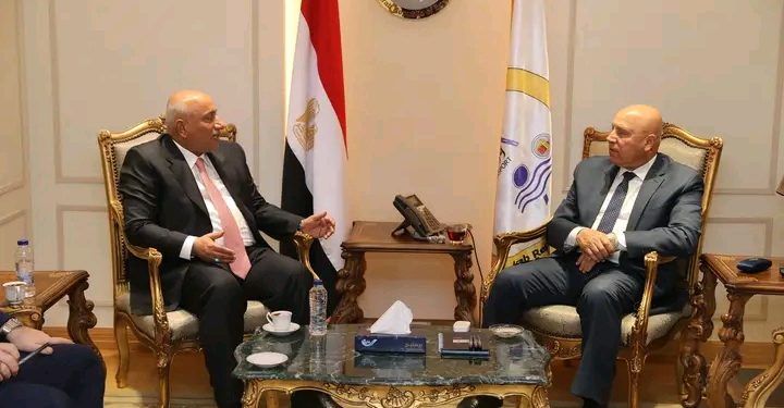 نائب رئيس الوزراء وزير الصناعة والنقل ومحافظ كربلاء