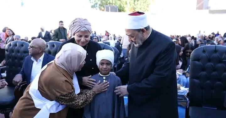 شيخ الأزهر الشريف والتليمذ الأزهري