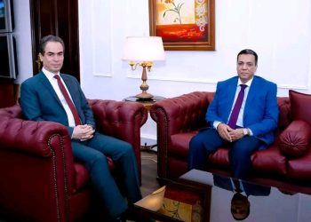أحمد المسلماني مع نجل الشيخ الراحل عبد الباسط عبد الصمد