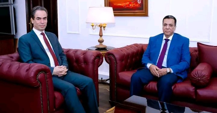 أحمد المسلماني مع نجل الشيخ الراحل عبد الباسط عبد الصمد