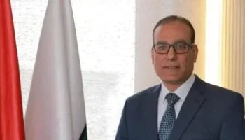الدكتور مصطفي عزام