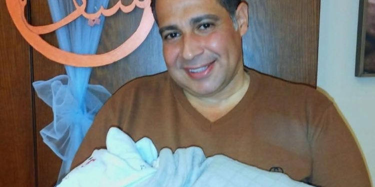 الأستاذ محمد القاضي ومولوده سيف