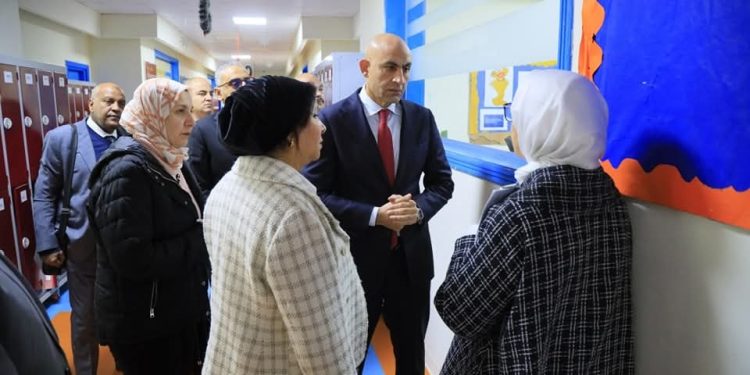 وزير التعليم في زيارة لمدرسة كابيتال الدولية بالتجمع