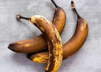 تعرف على الموز البني وفوائده.. وسر البقع البنية