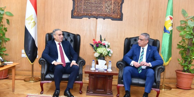رئيس جهاز حماية المستهلك ومحافظ الفيوم