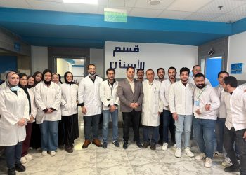 مدير مستشفي بني سويف التخصصي وفريق العمل