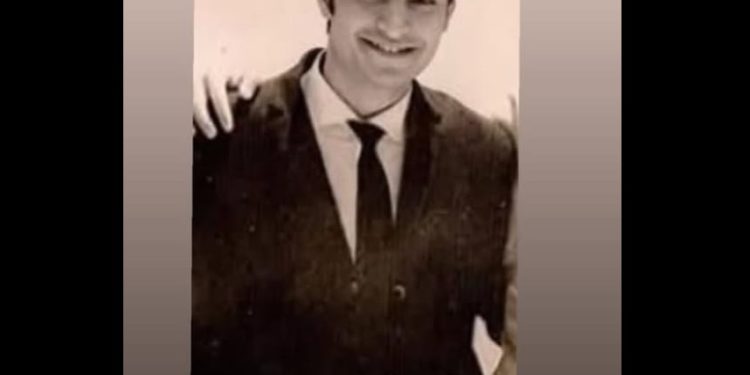 الراحل محمد عبد العزيز