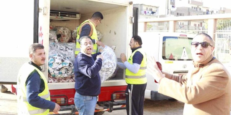 مستقبل وطن ببني سويف يوزع آلاف البطاطين ضمن مبادرة شتاء دافيء