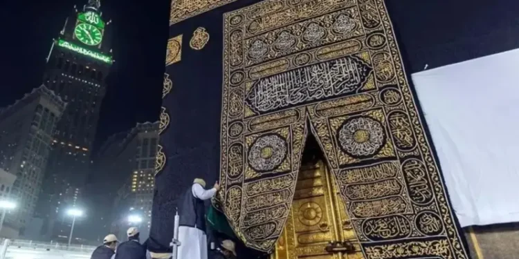 جدول الأئمة والمؤذنين بالحرم المكي