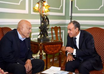 وزير الخارجية يستقبل الدكتور مجدي يعقوب