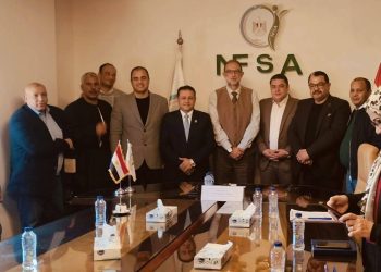النواب مع رئيس هيئة سلامة الغذاء