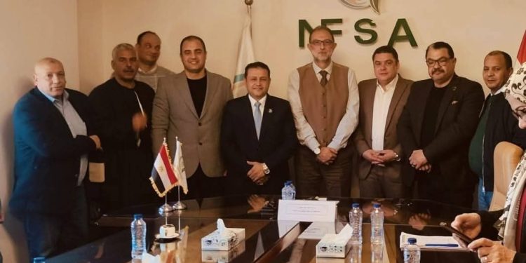 النواب مع رئيس هيئة سلامة الغذاء