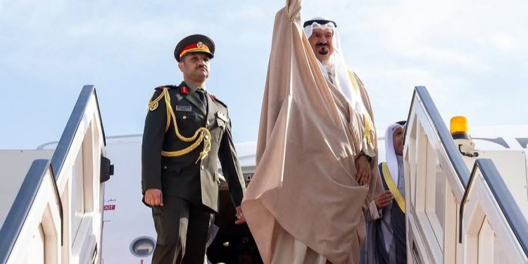 رئيس الوزراء الكويتي يغادر البلاد متوجهاً إلى الإمارات العربية