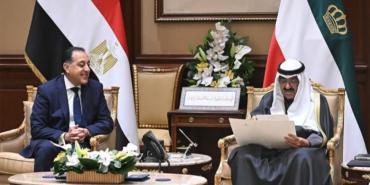 أمير الكويت يستقبل رئيس الوزراء المصري مصطفى مدبولي في قصر بيان