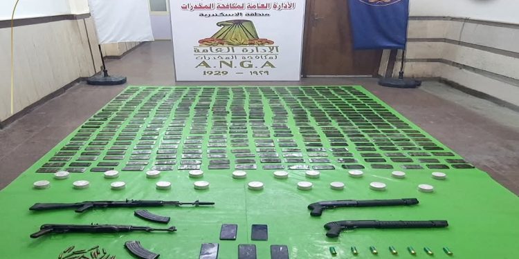 المضبوطات مع العناصر الإجرامية ببؤرة الإسكندرية