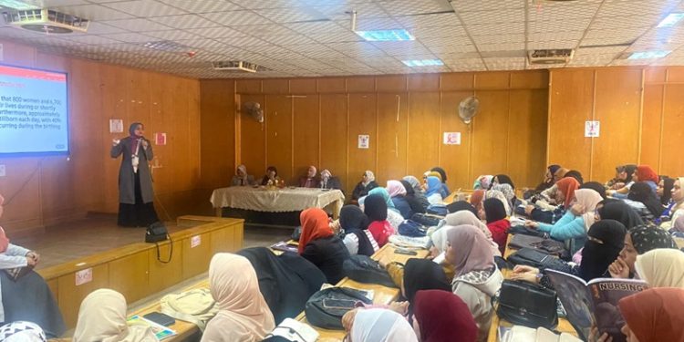 تمريض "جامعة بني سويف" تنظم فعاليات الاحتفال باليوم العالمي للمرأة